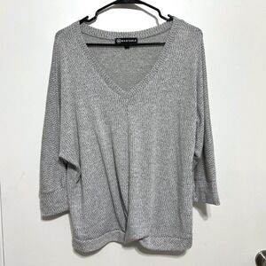 Wantable Twist Front Top Womens Size L Gray V-Neck Dolman 3/4 Sleeve
